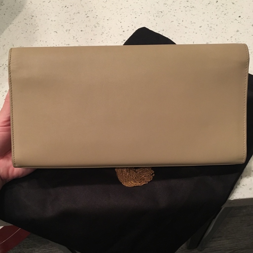 ❌SOLD❌ Saint Laurent Monogram Kate Tassel Clutch - Picture 3 of 8